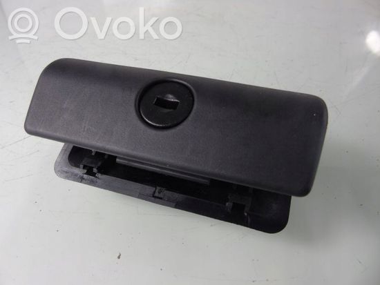 BMW X5 E53 Glove box