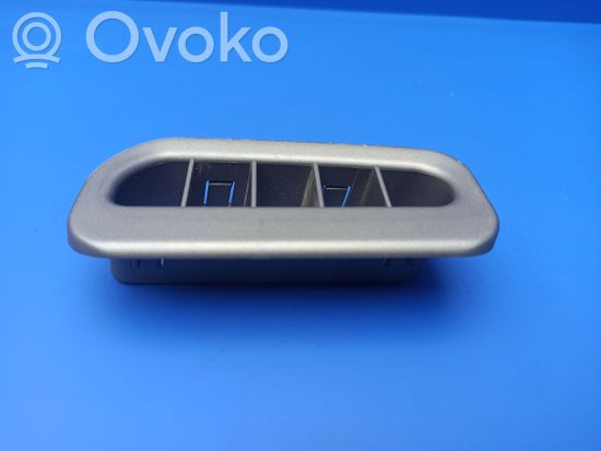 BMW 7 E65 E66 Rear air vent grill 7010950