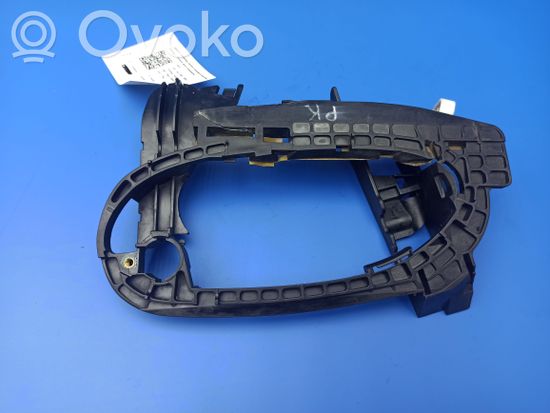 BMW 7 E65 E66 Rear door exterior handle/bracket 70137031