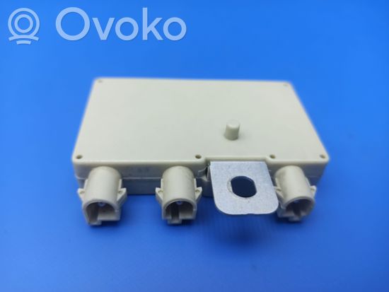 BMW 7 E65 E66 Aerial antenna amplifier 8368205 1749901