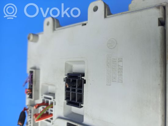 BMW 3 E90 E91 Fuse module 10688710