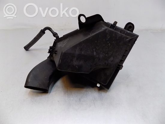 BMW 3 E90 E91 Air filter box 8512599