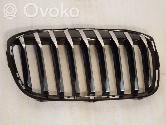 BMW 2 F46 Front grill 7467462