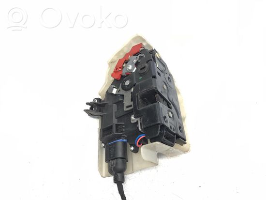 Volkswagen Touran I Rear door lock B662