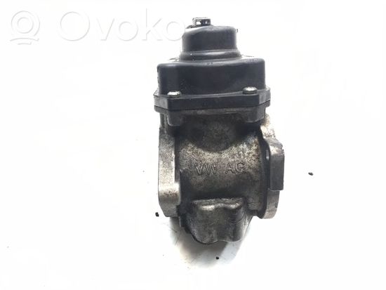 Volkswagen Golf V EGR valve 03G131501P