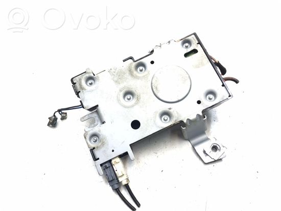 Audi A3 S3 8P Aerial antenna amplifier 8P4035225D K929