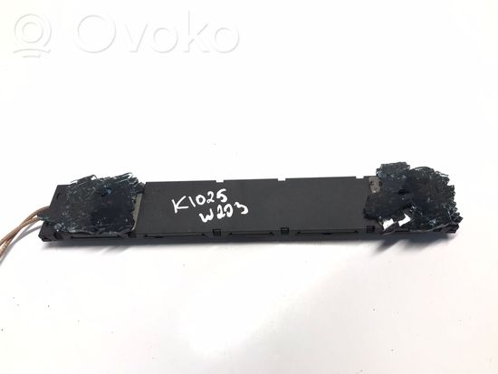 Mercedes-Benz C W203 Aerial antenna amplifier A2038208689 2038208689 K1025