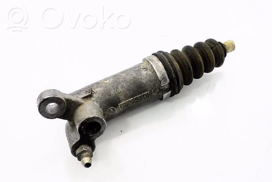 Audi 80 90 S2 B4 Clutch slave cylinder