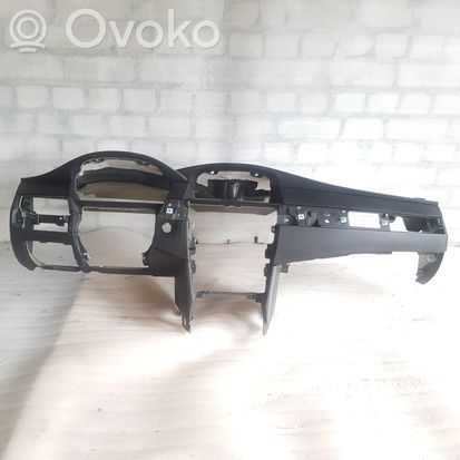 BMW 5 E60 E61 Dashboard 696081203 51167034144 5148713097802