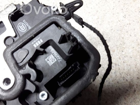 BMW 3 E90 E91 Front door lock 7229466