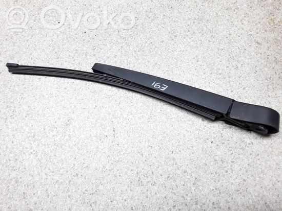 BMW 3 E90 E91 Rear wiper blade arm 7118206