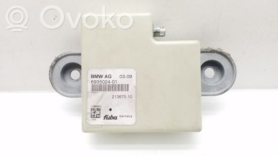 BMW 3 E90 E91 Aerial antenna amplifier 6935024 2136751