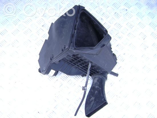 Audi A5 8T 8F Air filter box 8K0133837B