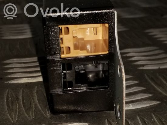 Volkswagen Golf Plus Aerial antenna amplifier 5M0035570B