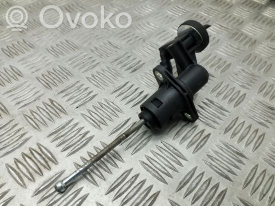 Audi A4 S4 B7 8E 8H Clutch master cylinder 8E2721401AC