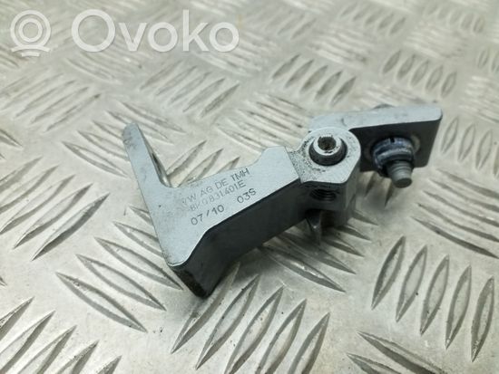 Audi A5 8T 8F Front door lower hinge 8K0831401E