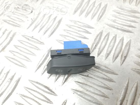 Volkswagen PASSAT B7 Central locking switch button 3AA962126