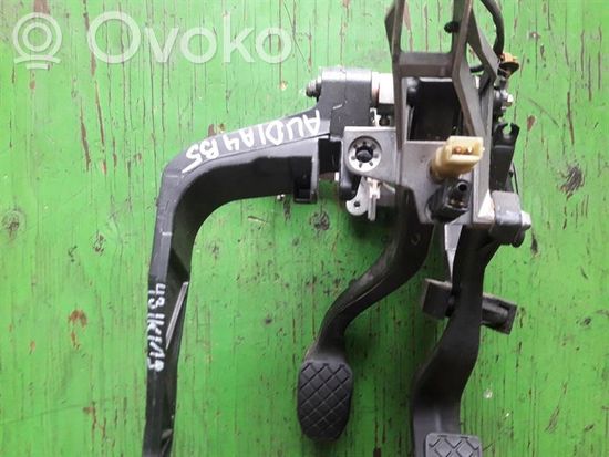 Audi A4 S4 B5 8D Pedal assembly