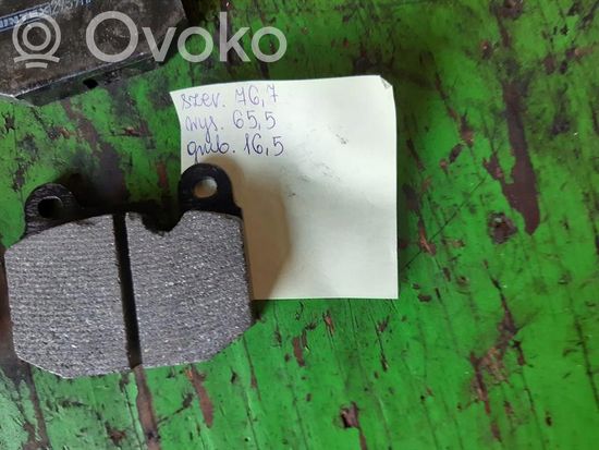 BMW 3 E21 Brake pads (front)