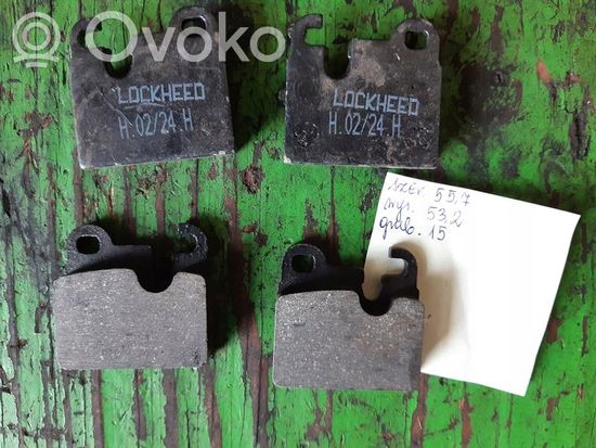 BMW 5 E12 Brake pads (rear) MDB1116