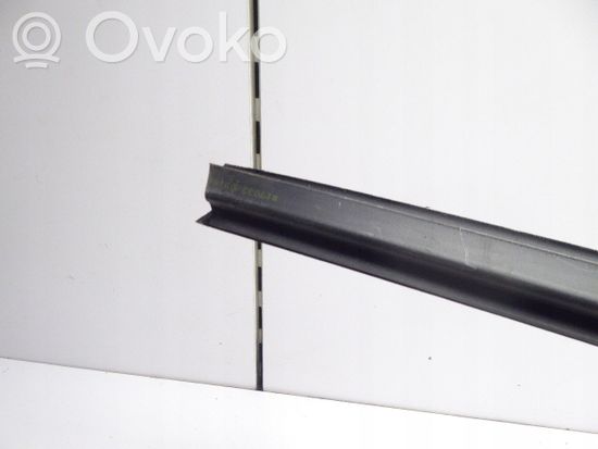BMW 3 E90 E91 Front door glass trim molding