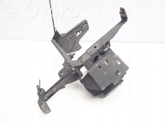 Volkswagen PASSAT B5.5 ABS pump bracket