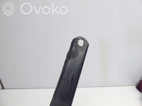 Volkswagen PASSAT B5 Engine mounting bracket 8D0199307L
