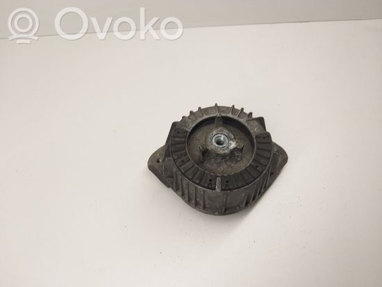Mercedes-Benz E W212 Engine mount bracket A2042402317