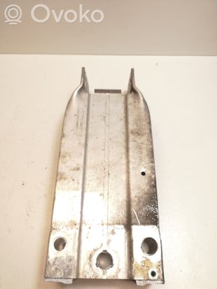 Mercedes-Benz E W212 Front bumper mounting bracket A2126200895