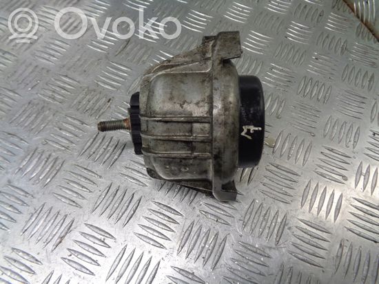 BMW 3 E90 E91 Engine mount bracket 13981112
