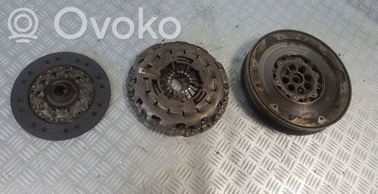 BMW 5 E60 E61 Clutch set kit 7567831 7567830