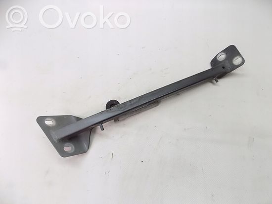 Audi A8 S8 D3 4E Fender mounting bracket 4E0805463F