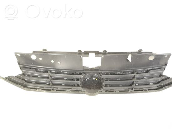 Volkswagen PASSAT B8 Front grill