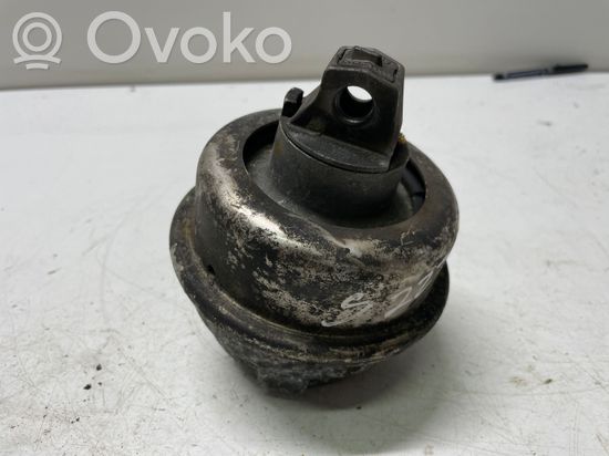 Mercedes-Benz S W222 Engine mount bracket
