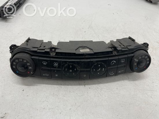 Mercedes-Benz E W211 Climate control unit 2118300085