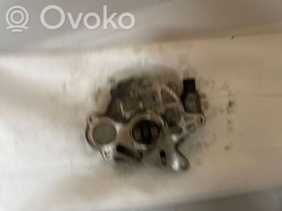 Volkswagen PASSAT B7 Vacuum pump 03L145100F