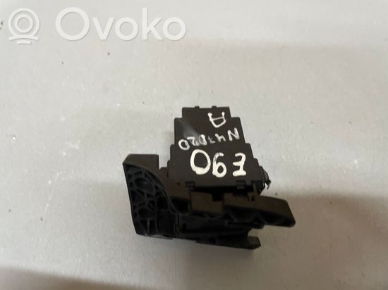 BMW 3 E90 E91 Ignition lock 6954720