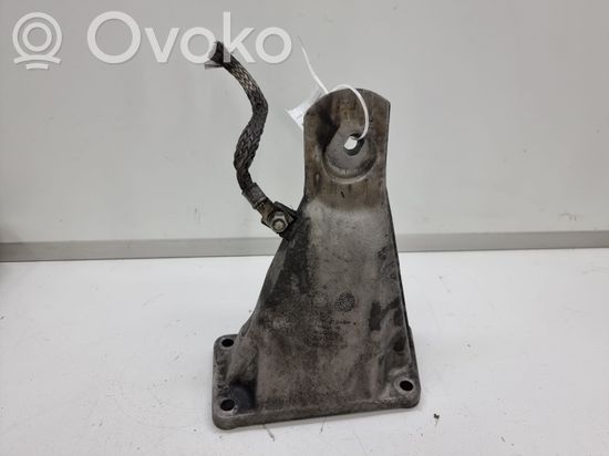 BMW 5 E60 E61 Engine mounting bracket 6761150 22116761150