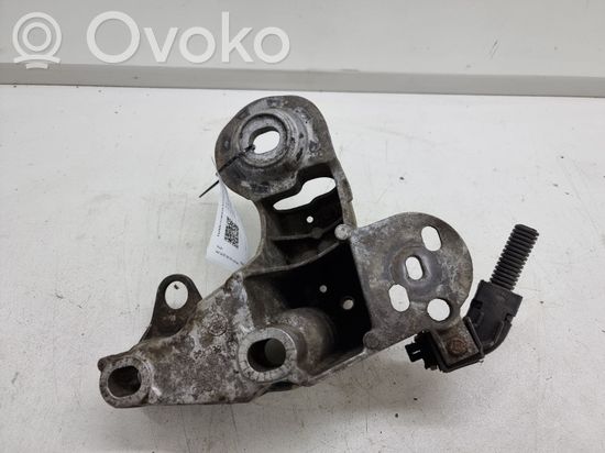 Audi A4 S4 B7 8E 8H Engine mounting bracket 8E0199352N 8E0199352N