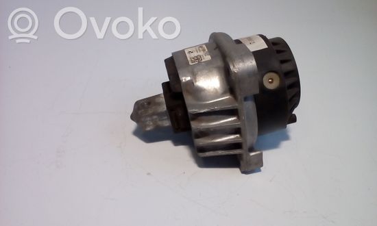BMW 7 E65 E66 Engine mount bracket 686235 686235 686235
