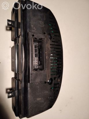 Volkswagen PASSAT B6 Speedometer (instrument cluster)