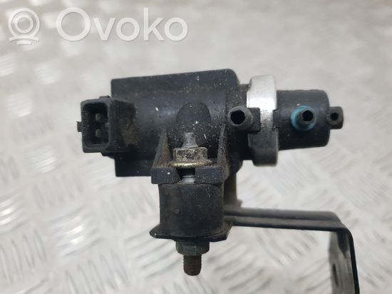 BMW 5 E39 Turbo solenoid valve 2246175