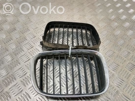 BMW 5 E39 Front grill 8159311 81593140