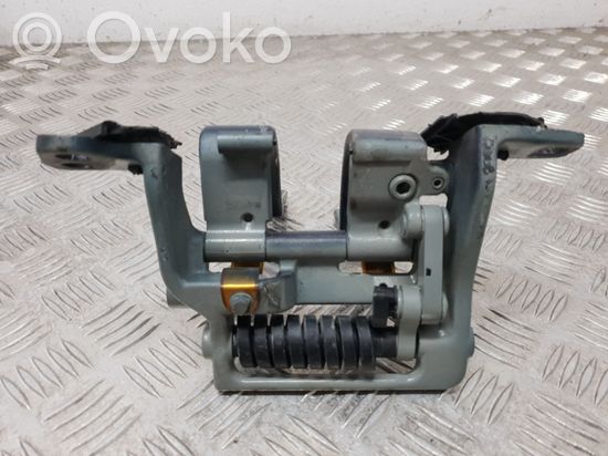 BMW 5 E60 E61 Tailgate/trunk/boot hinge 7061383