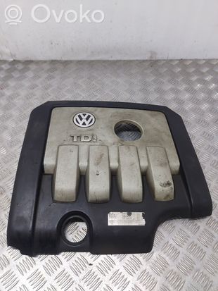 Volkswagen PASSAT B6 Engine cover (trim)