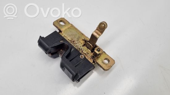 Audi 80 90 B3 Loading door lock 895827505D