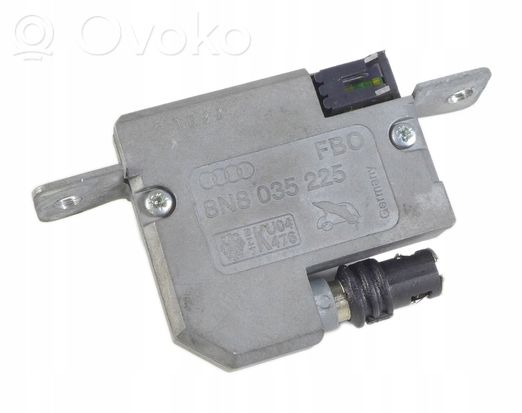 Audi TT Mk1 Aerial antenna amplifier 8N8035225