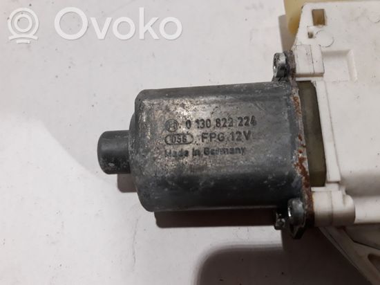 BMW 1 E81 E87 Front door window regulator motor 0130822224
