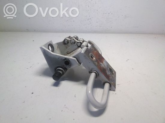 Audi A4 S4 B6 8E 8H Front door lower hinge 8E0831412