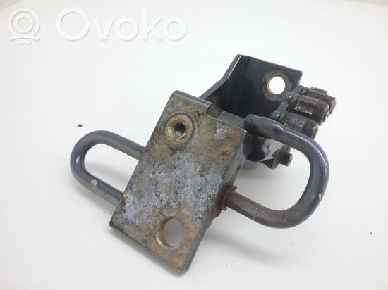 Audi A4 S4 B6 8E 8H Front door lower hinge 8E0831412